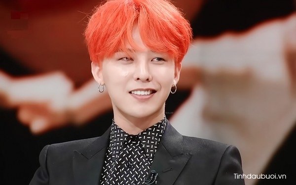 G-Dragon thích đổi màu tóc